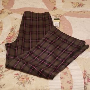 NWT Green Cropped Flares